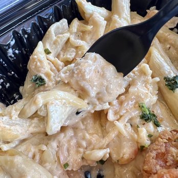 Cuzzo's Cuisine - 1/2 Lobster Mac @feisty.eats - Southern Near Me - Charlotte, North Carolina