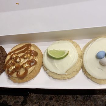 Crumbl - Humble - Bakeries Near Me - Humble, Texas Crumbl - Humble - Bakeries Near Me - Humble, Texas