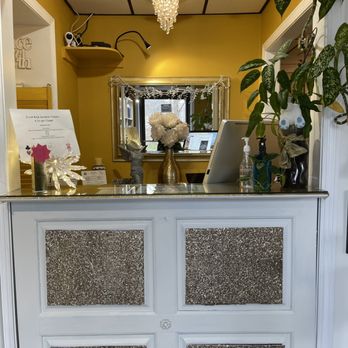Zuta Boja Salon - Hair Salons Near Me - Stoughton, Massachusetts Zuta Boja Salon - Hair Salons Near Me - Stoughton, Massachusetts