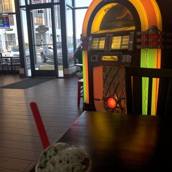 Metropolitan Ice Cream - a jukebox and a cup of ice cream - Desserts Near Me - Jackson, Michigan