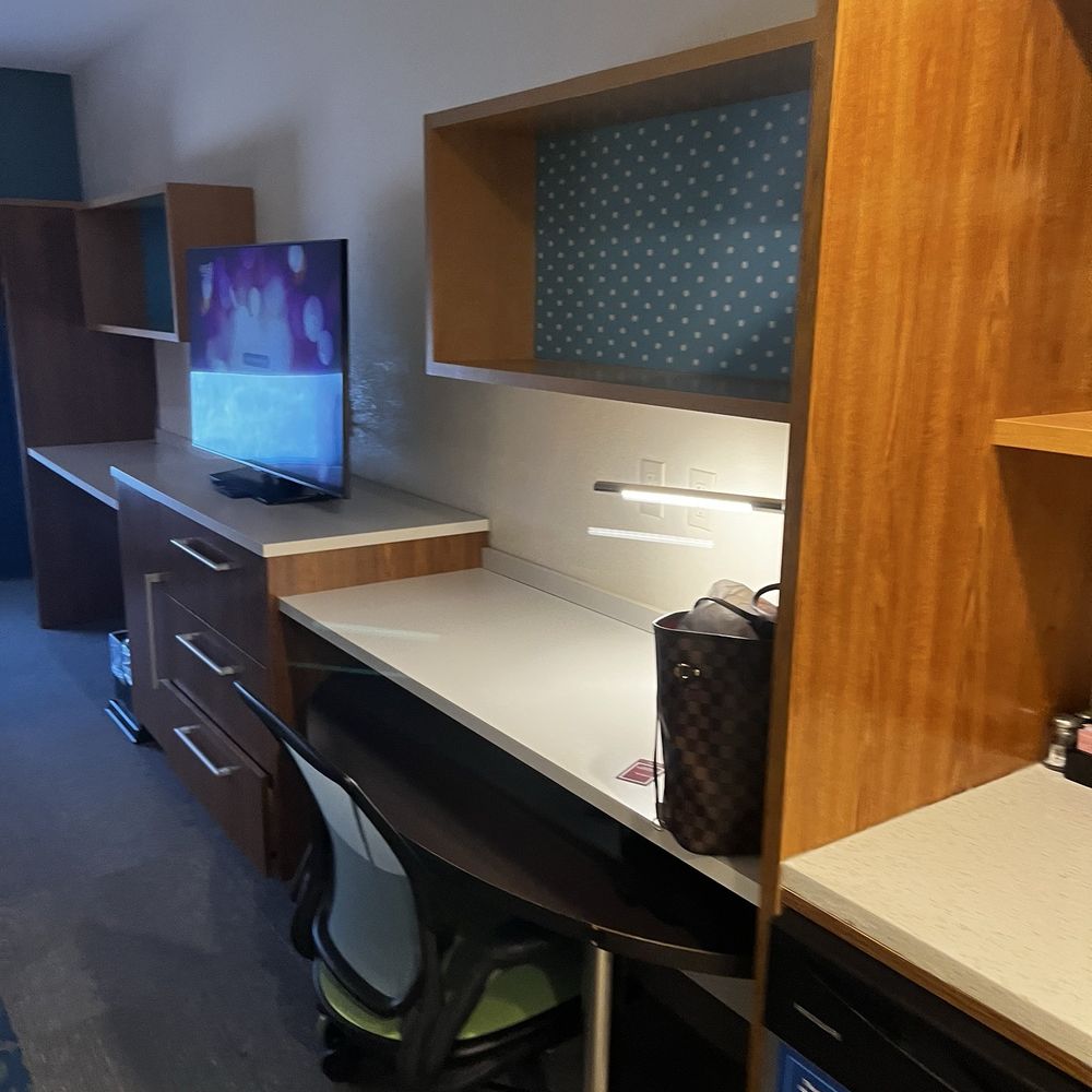 Home2 Suites by Hilton Gainesville Medical Center - Room 518 - Hotels Near Me - Gainesville, Florida