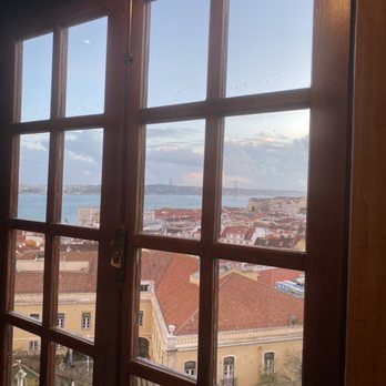 Chapitô à Mesa - Portuguese Near Me - Lisbon, 11