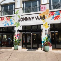 Johnny Was - Entrance.