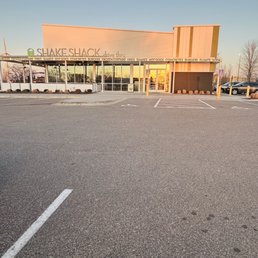 Exterior photo of Shake Shack Maple Grove - Maple Grove, Minnesota Exterior photo of Shake Shack Maple Grove - Maple Grove, Minnesota