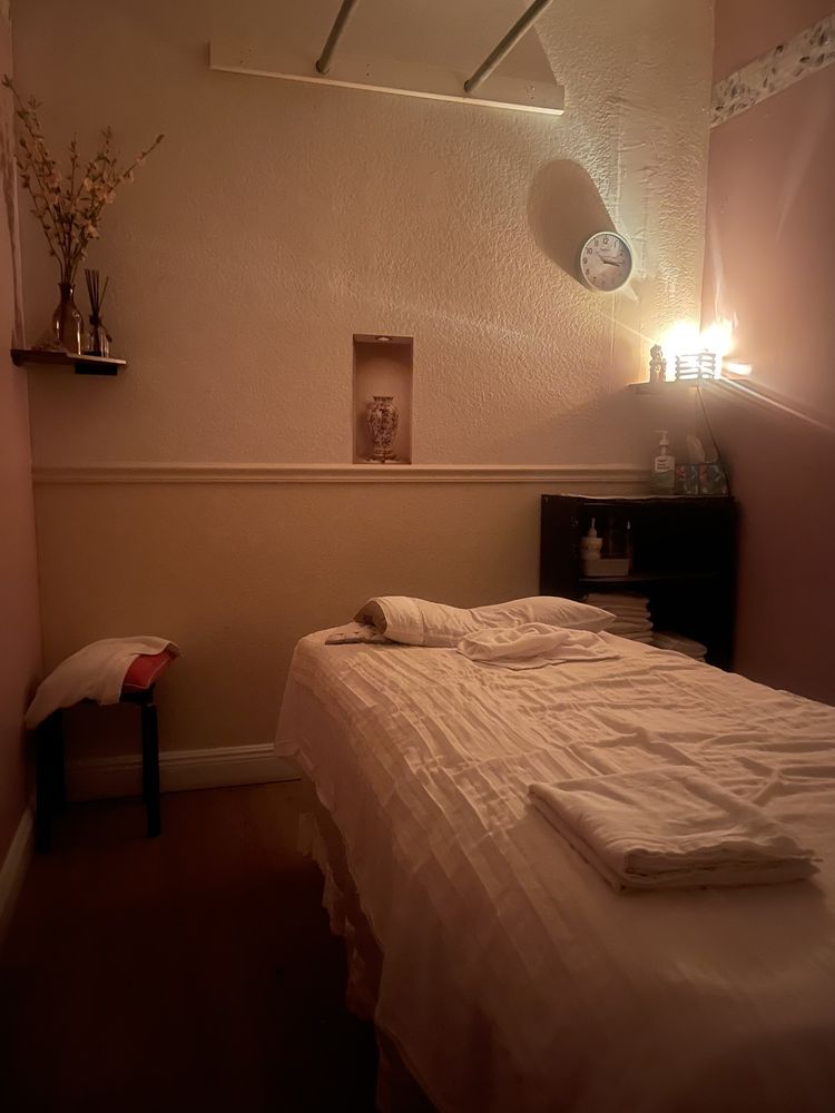 Jing Massage Logo