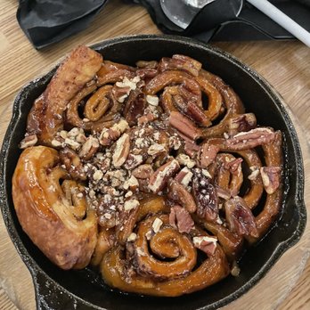 Batch Local Kitchen - Cast Iron Pecan Cinnamon Rolls - Cocktail Bars Near Me - West Palm Beach, Florida Batch Local Kitchen - Cast Iron Pecan Cinnamon Rolls - Cocktail Bars Near Me - West Palm Beach, Florida