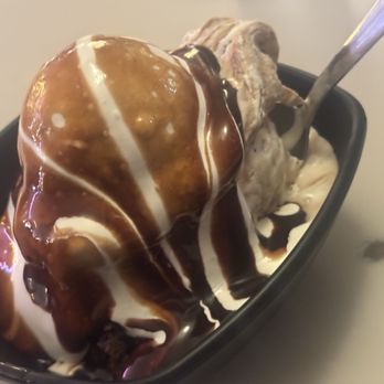 Dewar's Candy Shop - Build your own brownie sundae - Ice Cream & Frozen Yogurt Near Me - Bakersfield, California