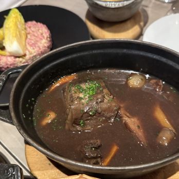 Les Cocottes - Braised beef with wine - Bistros Near Me - Paris, 01 Les Cocottes - Braised beef with wine - Bistros Near Me - Paris, 01
