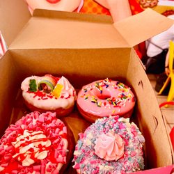 Pink Cafe Miami Beach - Strawberry donuts