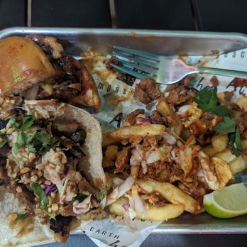Earth Aloha Eats - Pulled pork fries, pb & jerky burger, and Thai Chicken fries - Vegan Near Me - Kihei, Hawaii Earth Aloha Eats - Pulled pork fries, pb & jerky burger, and Thai Chicken fries - Vegan Near Me - Kihei, Hawaii
