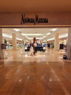 Neiman Marcus by null