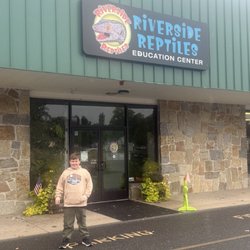 Riverside Reptiles Education Center - The outside, clean and quaint.