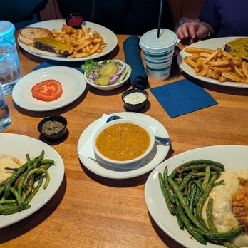 Indigo Kitchen and Ale House - Fried Chicken Grilled Pork Chops Cheeseburger - New American Near Me - Lynnwood, Washington
