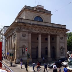 Porta Venezia, West Toll building, located in Piazza Oberdan.