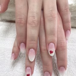 Angel Tips Nail Spa - UVgel ombré with heart for Valentines Day