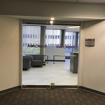 Shane Irish - CMG - The entrance to our Honolulu Restaurant Row office. Come on in! - Mortgage Brokers Near Me - Honolulu, Hawaii