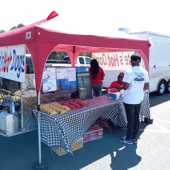 Doyle Cates Hot dogs - a vendor selling hot dogs - Food Near Me - Durham, North Carolina Doyle Cates Hot dogs - a vendor selling hot dogs - Food Near Me - Durham, North Carolina