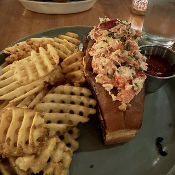 The Kingstide - Lobster roll - Seafood Near Me - Island, South Carolina The Kingstide - Lobster roll - Seafood Near Me - Island, South Carolina