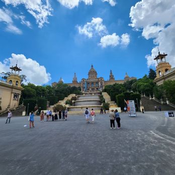 Plaça d'Espanya - walking up towards the top of the museum - Landmarks & Historical Buildings Near Me - Barcelona, B