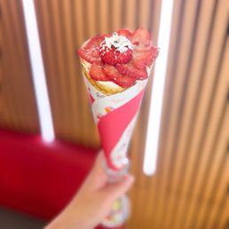 Strawberry Daydream Crepe