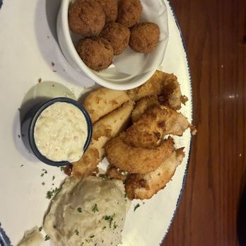 Red Lobster - Wild-Caught Crunch-Fried Flounder - Seafood Near Me - Butler, Pennsylvania Red Lobster - Wild-Caught Crunch-Fried Flounder - Seafood Near Me - Butler, Pennsylvania