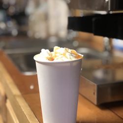 Howard General - Caramel Macchiato