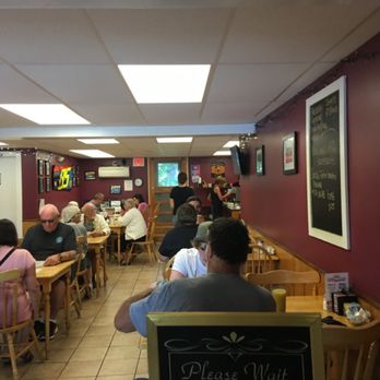 Sunrise Cafe - It was busy while we were there, but no long waits. - Cafes Near Me - Freeport, Maine