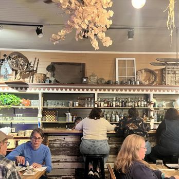 Snallygasters Cafe And Wine Bar - Wine Bars Near Me - Bolivar, West Virginia