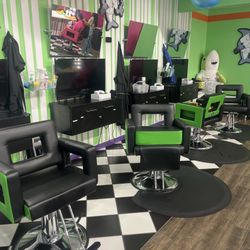Sharkey's Cuts For Kids - Gaming chairs