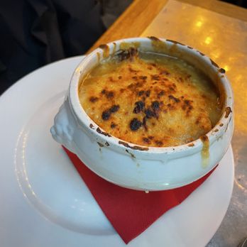 Maison Rouge - French onion soup - Brasseries Near Me - Paris, 75 Maison Rouge - French onion soup - Brasseries Near Me - Paris, 75