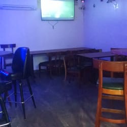 Chandler's Beer Bar & Grill - Seating area.