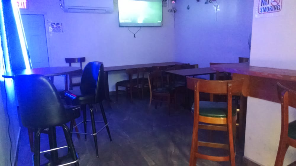 CHANDLER’S BEER BAR & GRILL 2974 Aramingo Ave, Philadelphia, Pennsylvania Beer Bar