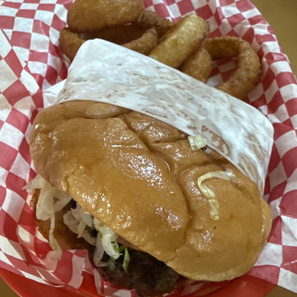 AJ's - Burger and onion rings - Hot Dogs Near Me - Edna, Texas