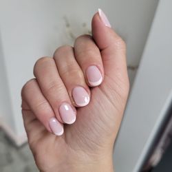 Hollywood Beauty Lounge - Gel light pink french nails