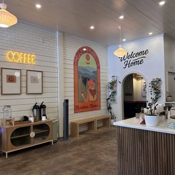 Mountain Mama's Coffee - Decor - Coffee & Tea Near Me - Blue Ridge, Georgia