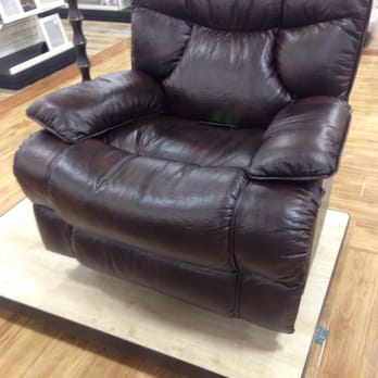 Home Goods - Part of the male sitting area. Best seat they have to sit in while your dreams slowly fade away. - Home Decor Near Me - Memphis, Tennessee