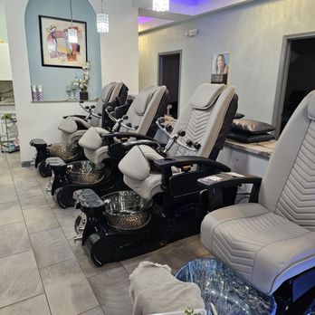 Lavish Spa & Nails by L’mour - Massage chairs - Eyelash Service Near Me - Aiea, Hawaii Lavish Spa & Nails by L’mour - Massage chairs - Eyelash Service Near Me - Aiea, Hawaii