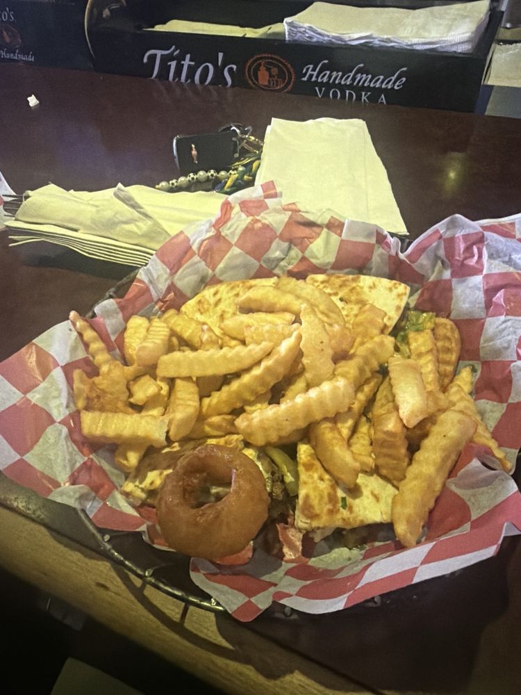 Brickers Pub Logo