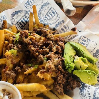 Willie's Grill & Icehouse - Burgers Near Me - Houston, Texas