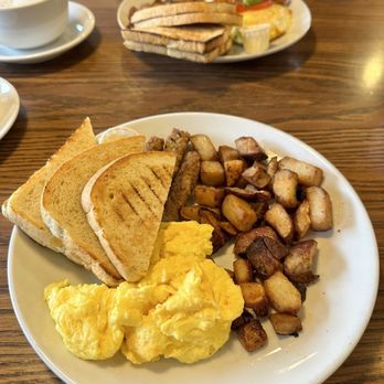 Mimi's Cafe - Turkey Sausage & Eggs - American Near Me - San Diego, California Mimi's Cafe - Turkey Sausage & Eggs - American Near Me - San Diego, California