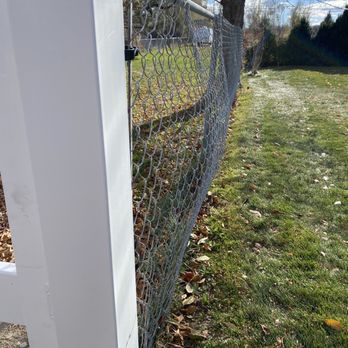 Best Vinyl - Fences & Gates Near Me