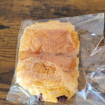Lulu & Dino - Chocolate croissant - Coffee & Tea Near Me - Bayside, New York