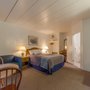 Lark Motel