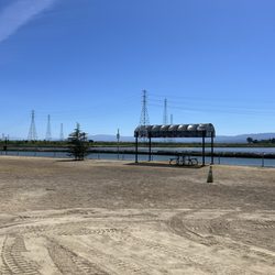 Shore Dogs Park - Nice view with shaded table