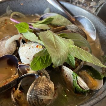 Amazing Basil - Clam with basil - Asian Fusion Near Me - Fremont, California
