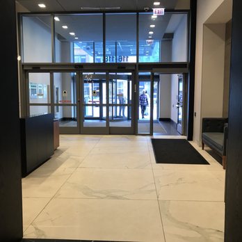 Hampton Inn Chicago West Loop Fulton Market Area - Lobby on ground level but you go up to 4th floor to check in - Hotels Near Me - Chicago, Illinois Hampton Inn Chicago West Loop Fulton Market Area - Lobby on ground level but you go up to 4th floor to check in - Hotels Near Me - Chicago, Illinois