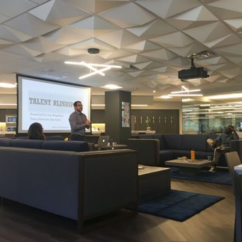 Workuity - Lunch and Learn - Deceiving pic, there were about 25 in attendance, and easily 3xs could join comfortably. Great environment! - Shared Office Spaces Near Me - Phoenix, Arizona