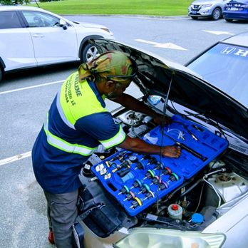 Kweleme Mobile Mechanic - Pressure testing the cooling system before any repair is made - Auto Repair Near Me