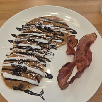 Eggs & More - Kids silver dollar pancakes with chocolate chips and bacon - Breakfast & Brunch Near Me - Fort Worth, Texas