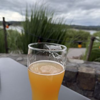 McMenamins Kalama Harbor Lodge - Hotels Near Me - Kalama, Washington
